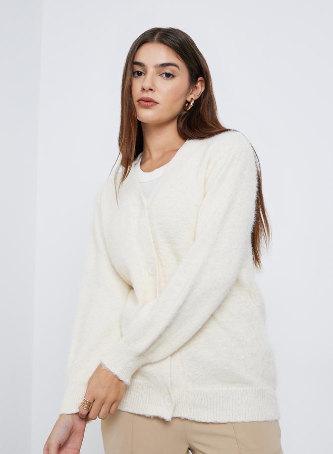 ستايلي كارديجان بقصة عادية مع تفاصيل فرو بنسيج يارن - Image 3