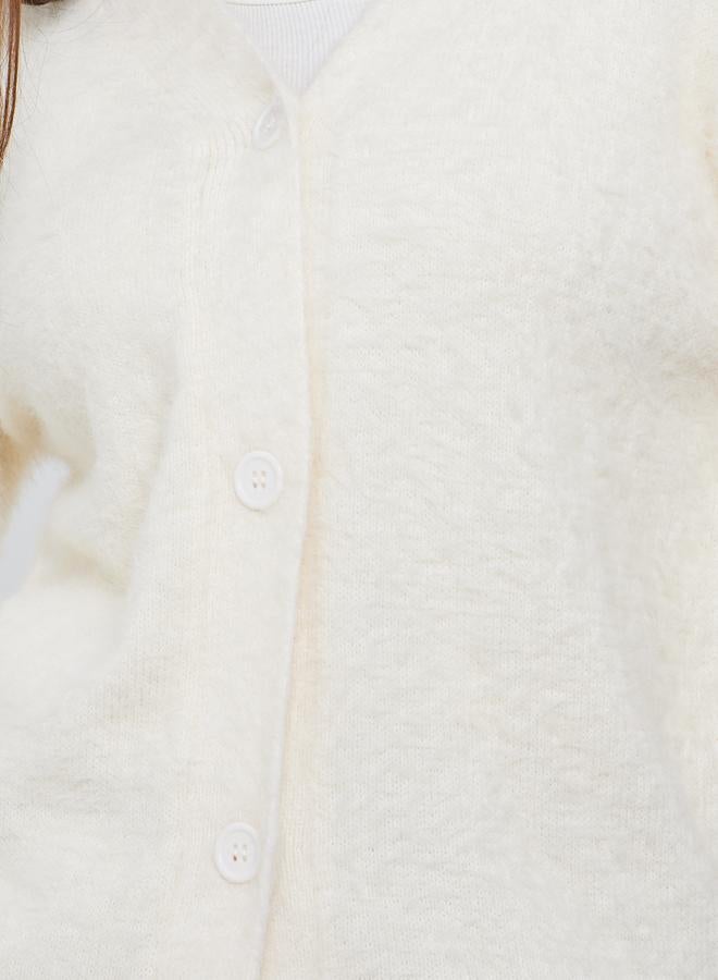 ستايلي كارديجان بقصة عادية مع تفاصيل فرو بنسيج يارن - Image 4