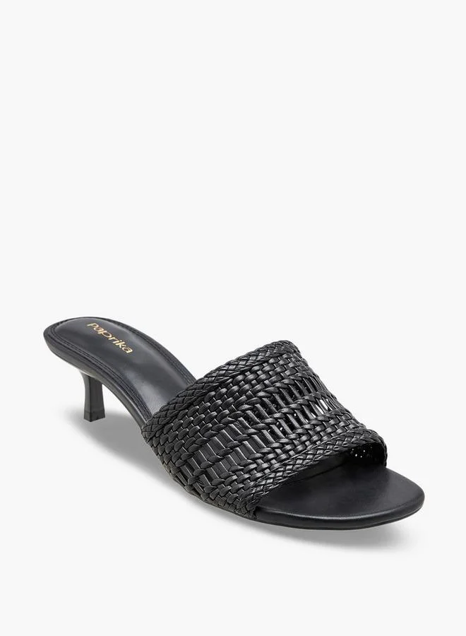 بابريكا Women Textured Kitten Heel Sandals