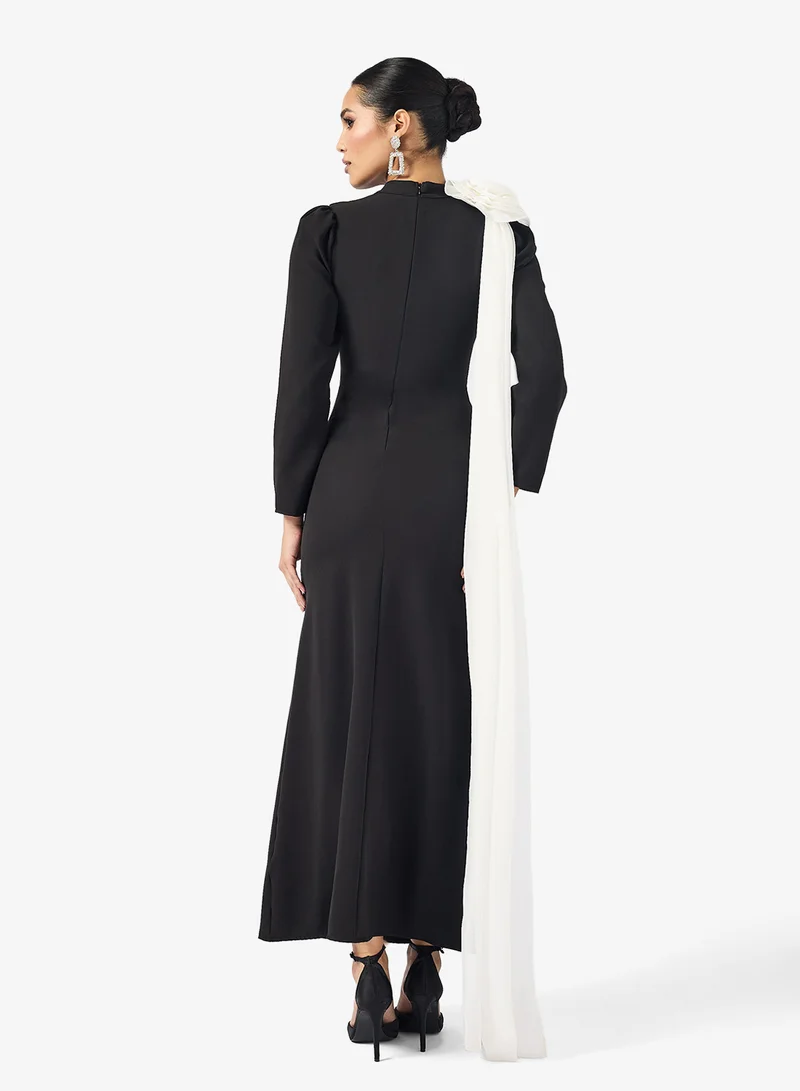 خزانة Contrast Toned Dress With Drape Shoulder Trail