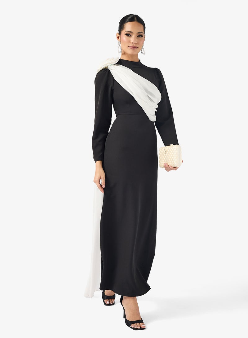 خزانة فستان بلون متباين مع ذيل كتف منسدل - Image 1