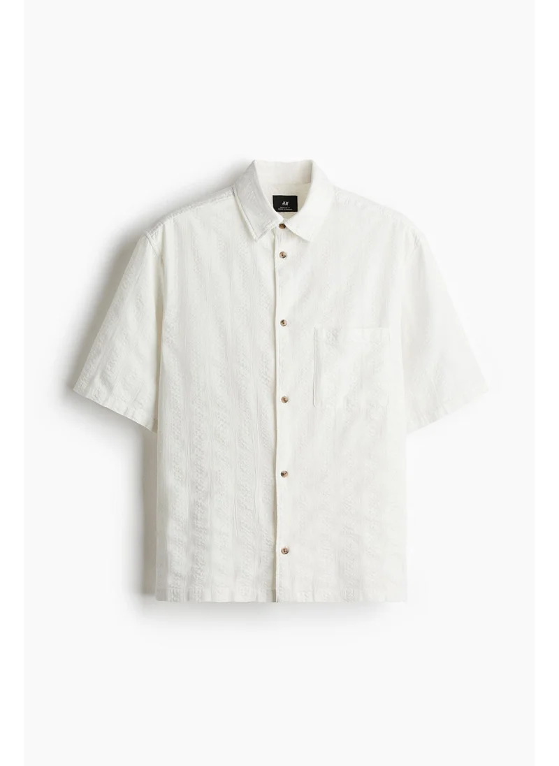 اتش اند ام Regular Fit Textured short-sleeved shirt
