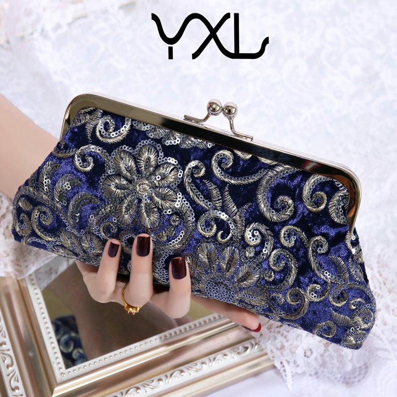 Vintage Sequin Beaded Black Velvet Clutch with Rhinestone Embellishment for Evening and Formal Occasions - Image 4