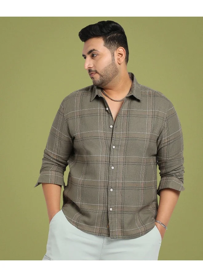 انستافاب بلس قميص منقوش طويل من قماش الترتان باللون الأخضر الزيتوني للرجال