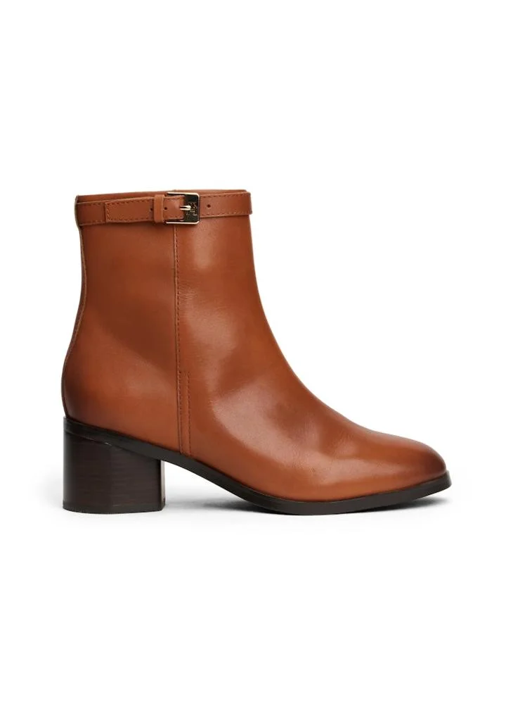 تومي هيلفيغر Leather TH Monogram Buckle Ankle Boots