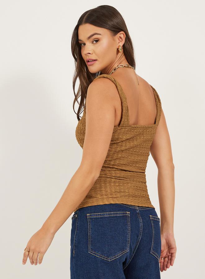 Styli Textured Ruched Strappy Fitted Tank T-Shirt - Image 4