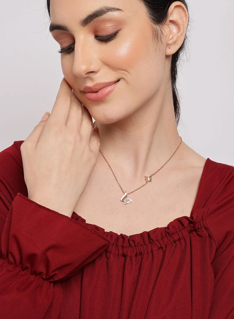 سوهي قلادة على شكل فراشة بسلسلة صناعية