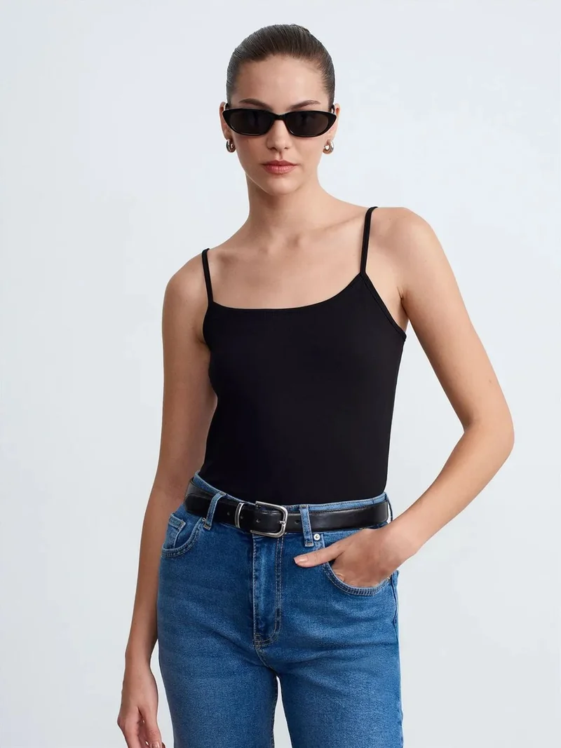 Dilvin DILVIN Slim-fit Sleeveless Square-neck Blouse