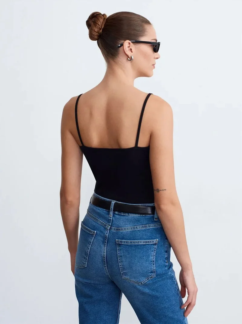 Dilvin DILVIN Slim-fit Sleeveless Square-neck Blouse