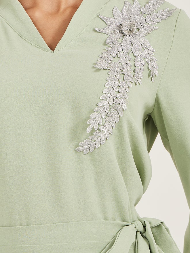 Styli Amirah Lace Detail V Neck Wrap Look Jalabiya  - Image 4