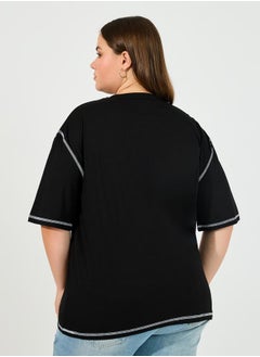 Styli Plus Size Overlock Seam Slogan Print Oversized T-Shirt  - Image 4