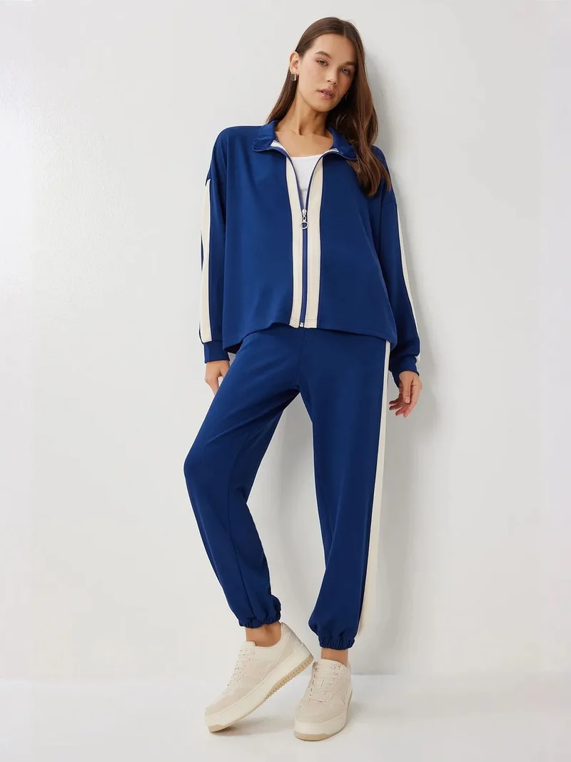 إسطنبول الساحرة ISTANBUL Contrast Detailed Two-Piece Set with Sweatshirt & Pants