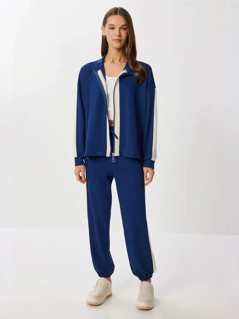 إسطنبول الساحرة ISTANBUL Contrast Detailed Two-Piece Set with Sweatshirt & Pants