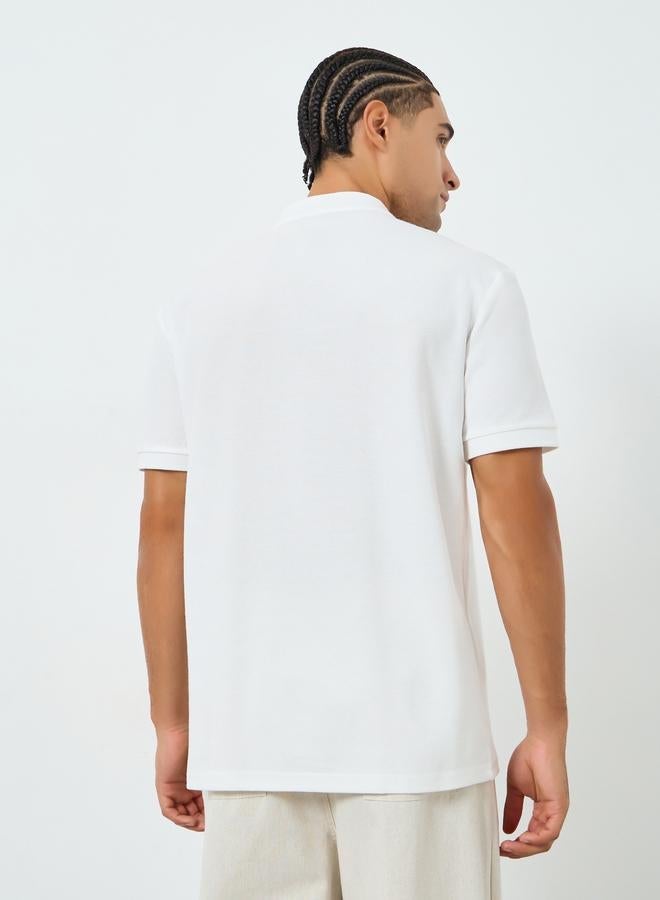 ستايلي بولو بقصة مريحة وياقة باند - Image 4