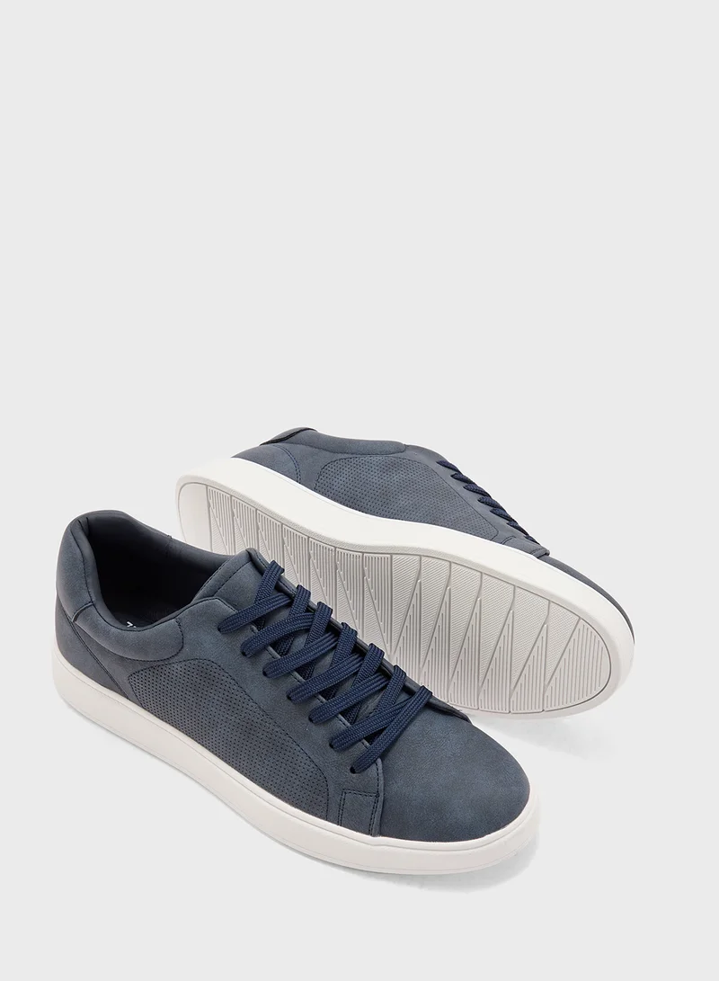 Seventy Five Casual Essential Sneakers