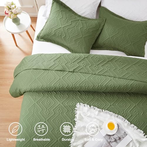 LEAONME Quilt Set King Size 3 Pieces, Lightweight Olive Green Bedspread-98''x106'', Soft Microfiber Summer Quilt/Coverlet,Luxurious Warm Bedding Sets for All Seasons (Includes 1 Quilt, 2 Shams) - Image 4