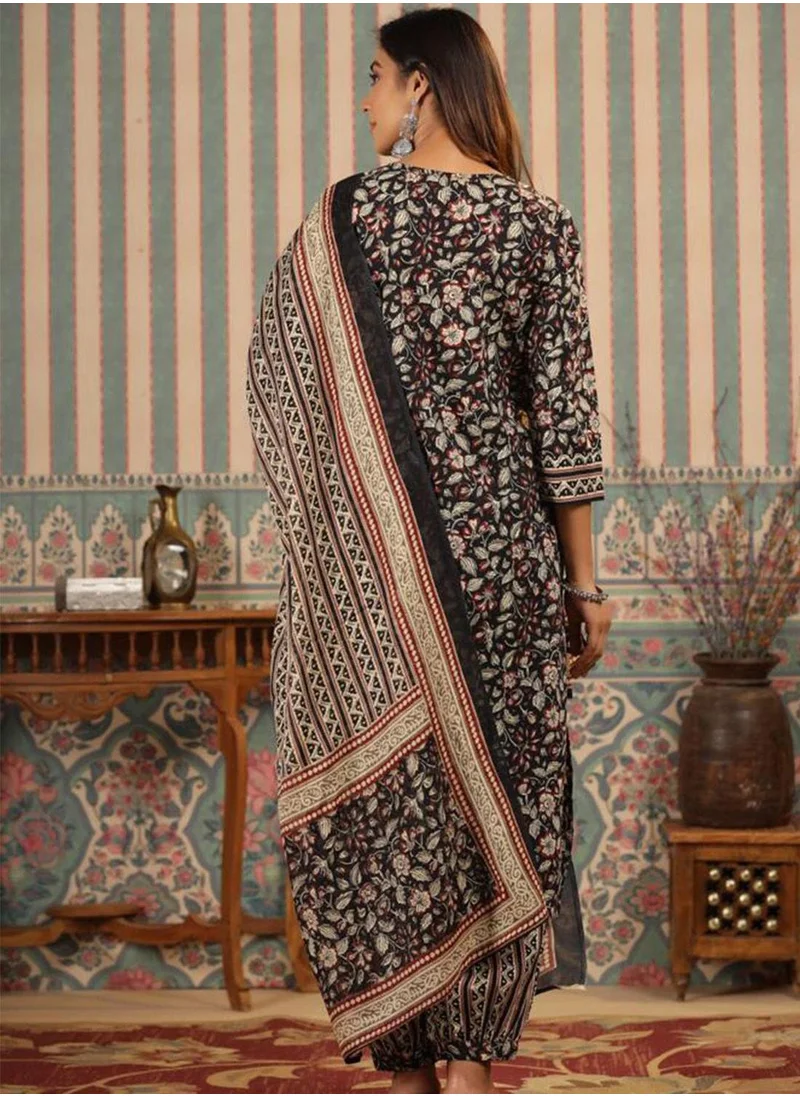 آي شين Regular Fit Embellished Pattern Round Neck Neck Three-Quarter Sleeve Multicolour Colour Knitted Cotton Kurta Set for Women with Mid-Rise Closure - Crafted for Elegance and Ease