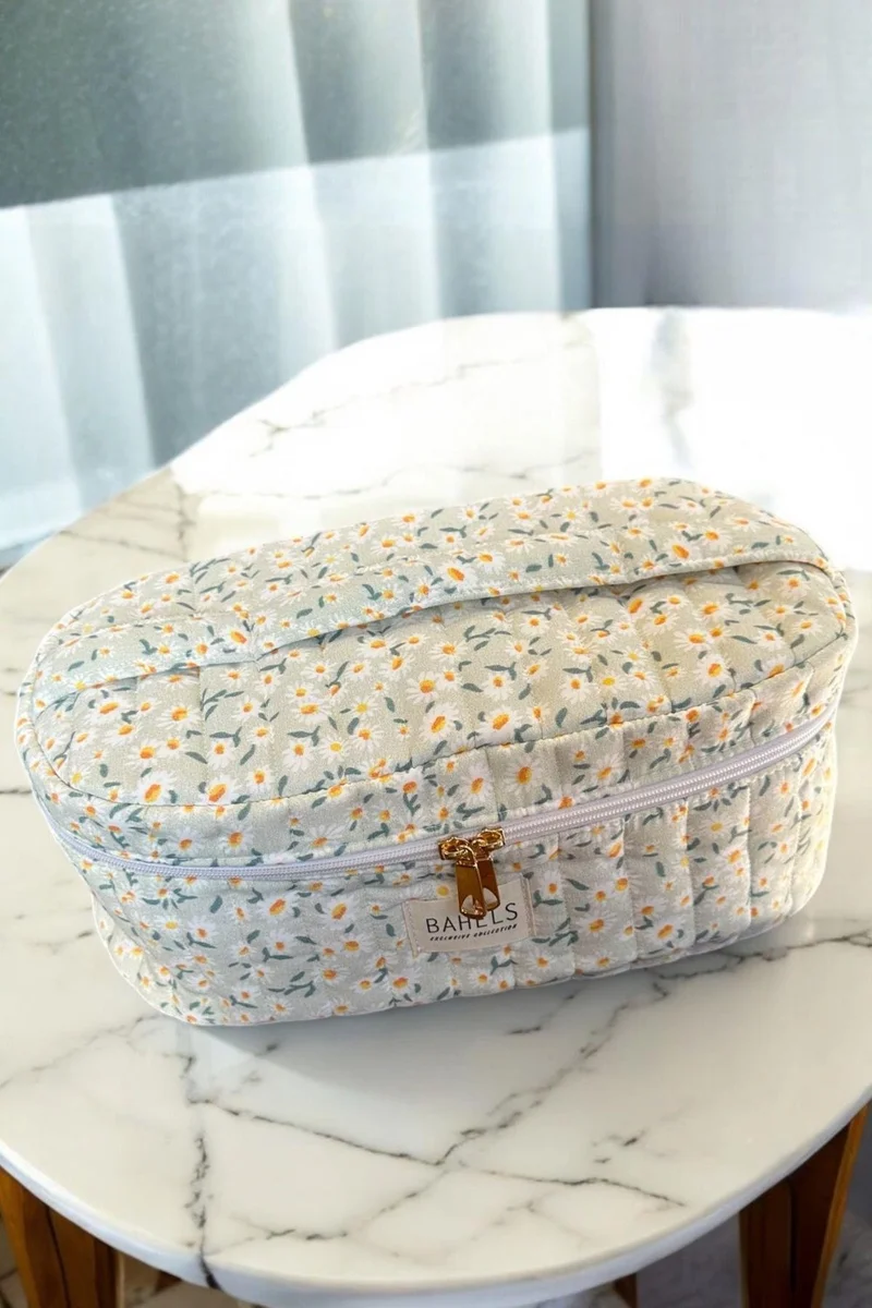 باهلس Viral Daisy XL Size Travel Bag for All Hair Styling Products with Internal Compartments