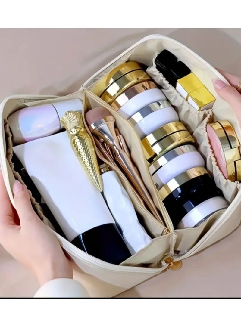 Black cosmetic organizer bag - Image 2