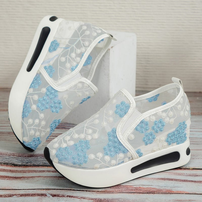 Plus Size Mesh Sports Shoes Women'S Embroidered Breathable Lightweight Slip-On Casual Sandals For Women - Image 1