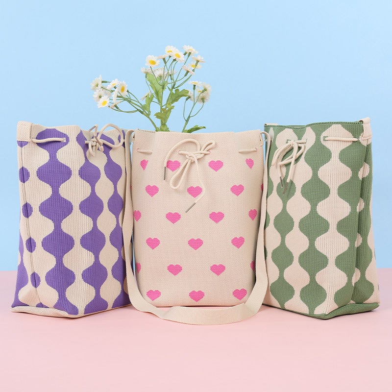 High-Value Crossbody Ins-Style Japanese And Korean Outing Heart Pattern Fresh Sweet Drawstring Design Knit Commuter Student - Image 2