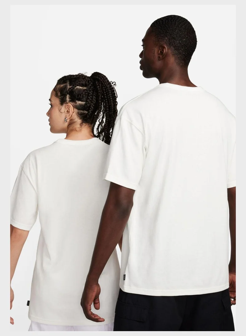 Nike Men's Sportswear Premium Essentials T-Shirt