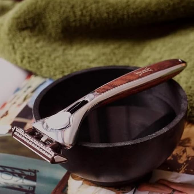 Wilkinson Sword Quattro Vintage Edition Mens Razor with 5 Blades - Image 3