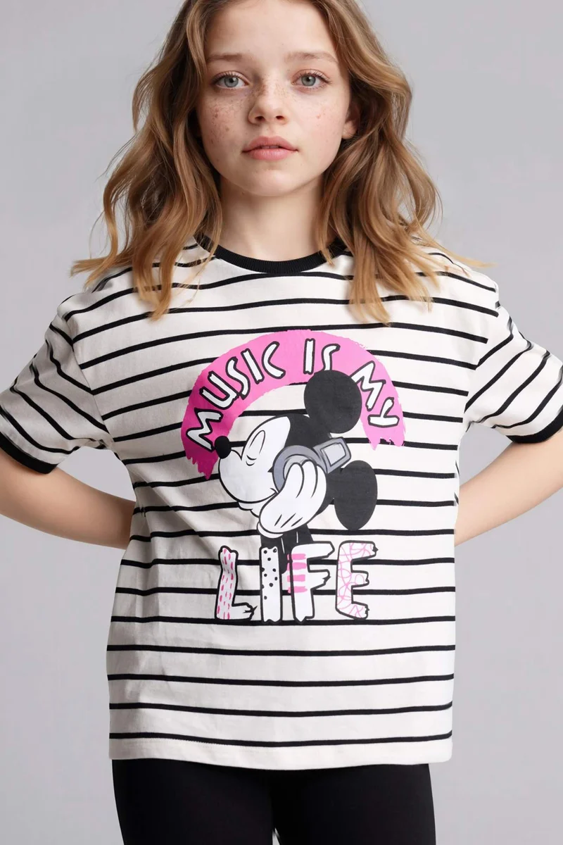 ديفاكتو Relax Fit Mickey &amp; Minnie Licensed Short Sleeve T-Shirt