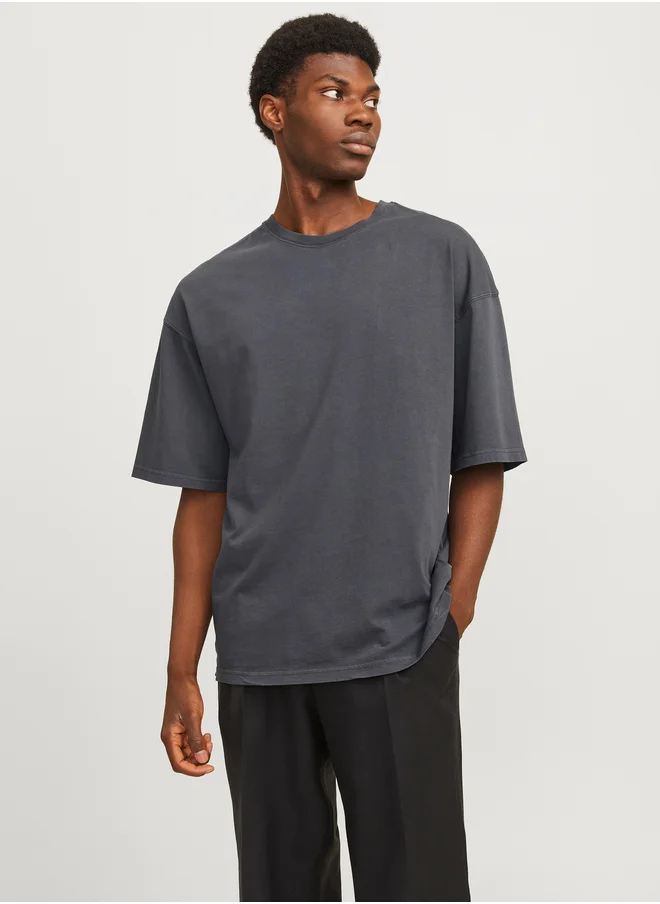 JACK & JONES Solid Crew Neck Regular Fit T-Shirt
