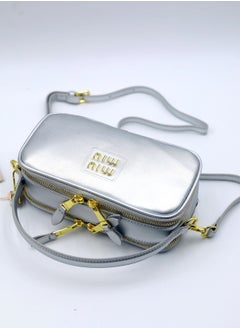 Miu Miu Leather and Patent Leather Shoulder Bag  - Image 4