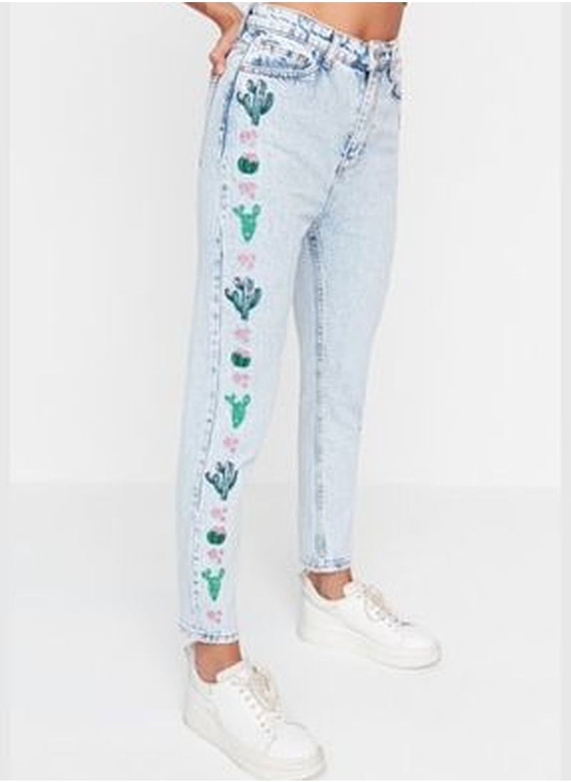 trendyol Blue Embroidery Detailed High Waist Mom Jeans  - Image 4