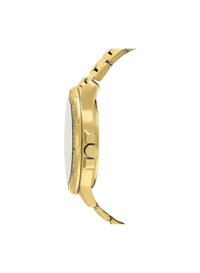 CASIO ساعة كوارتز للرجال بمينا سوداء وسوار من الستانلس ستيل باللون الذهبي MTP-VD01G-1CVUDF - Image 2