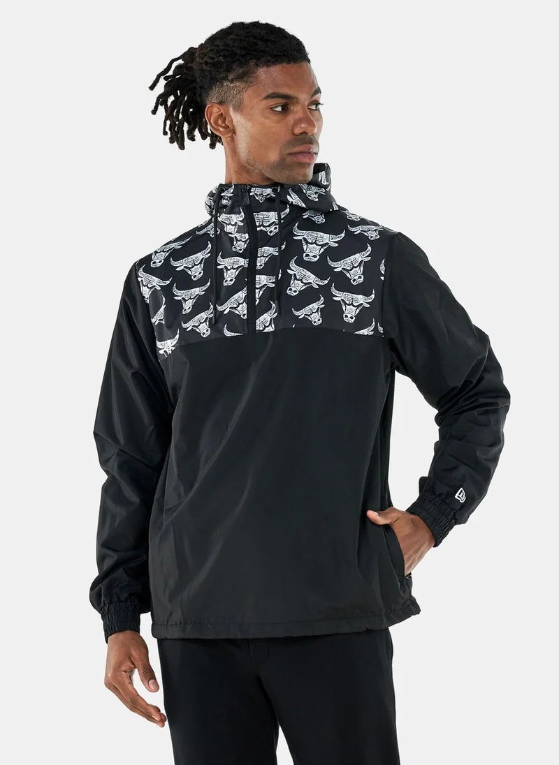 NEW ERA Men's Chicago Bulls Distressed Logo Windbreaker Jacket