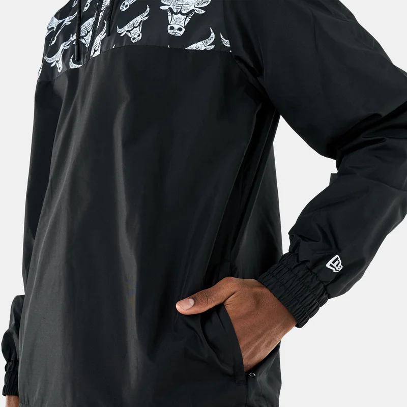 NEW ERA Men's Chicago Bulls Distressed Logo Windbreaker Jacket