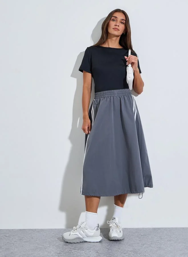 ستايلي Black Solid Short Sleeves Fitted T-Shirt