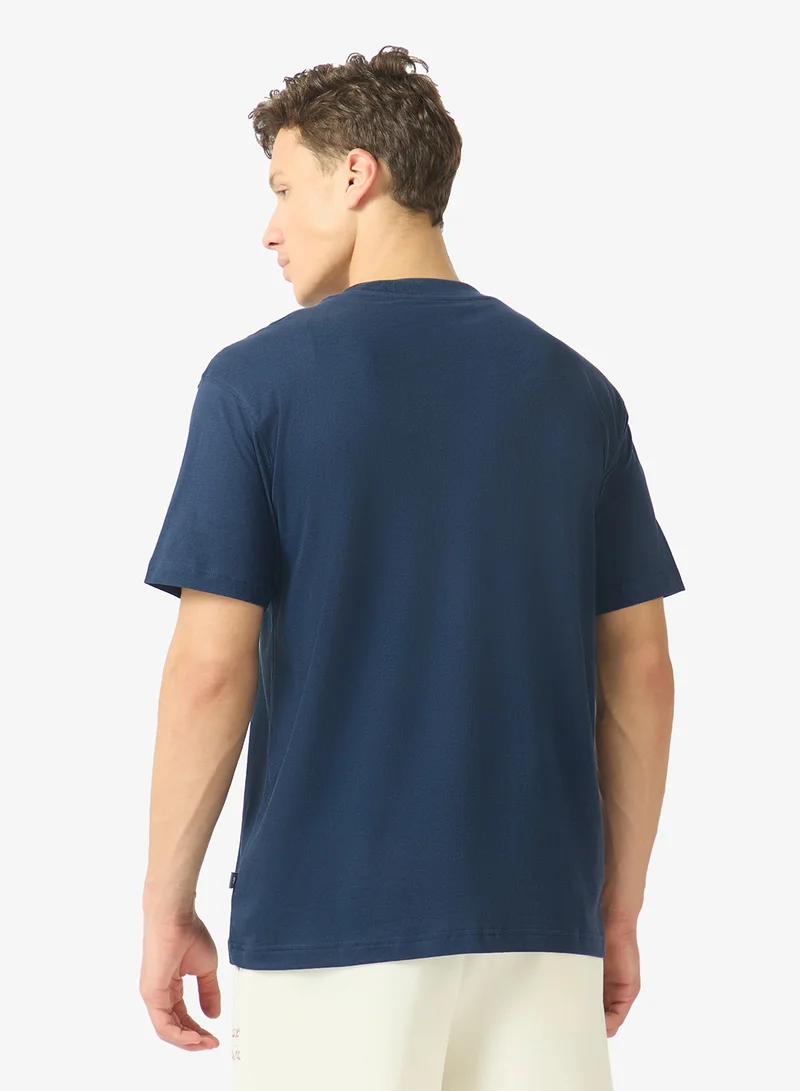 نيو بالانس Collegiate Badge T-Shirt