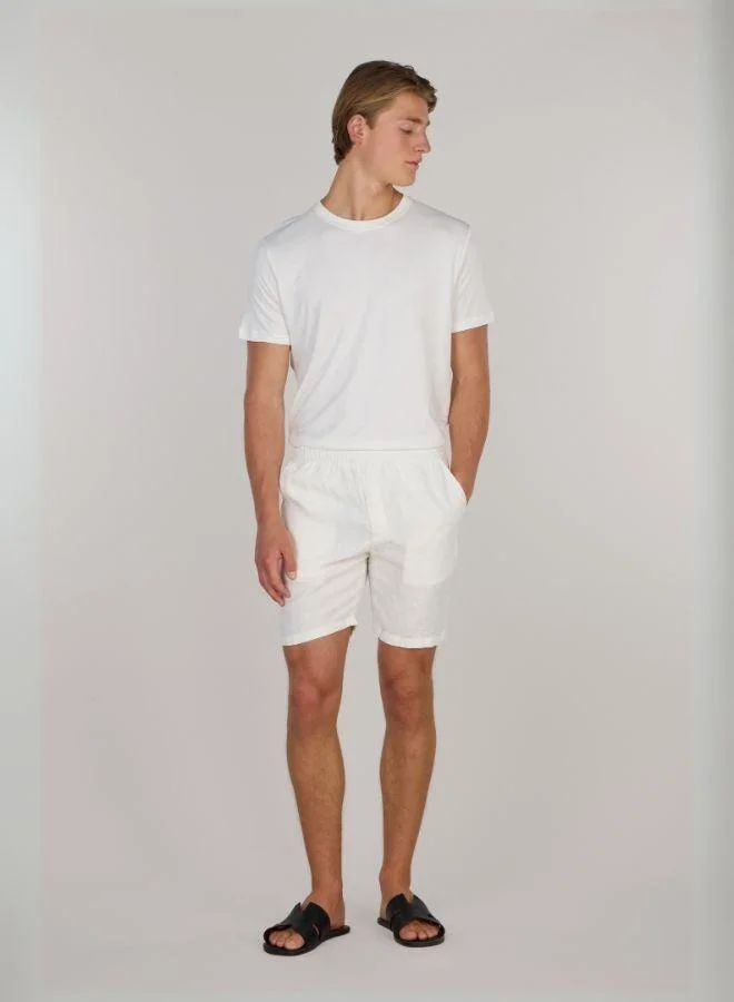 جاست نيتشر شورت أيقوني بقصّة خفيفة