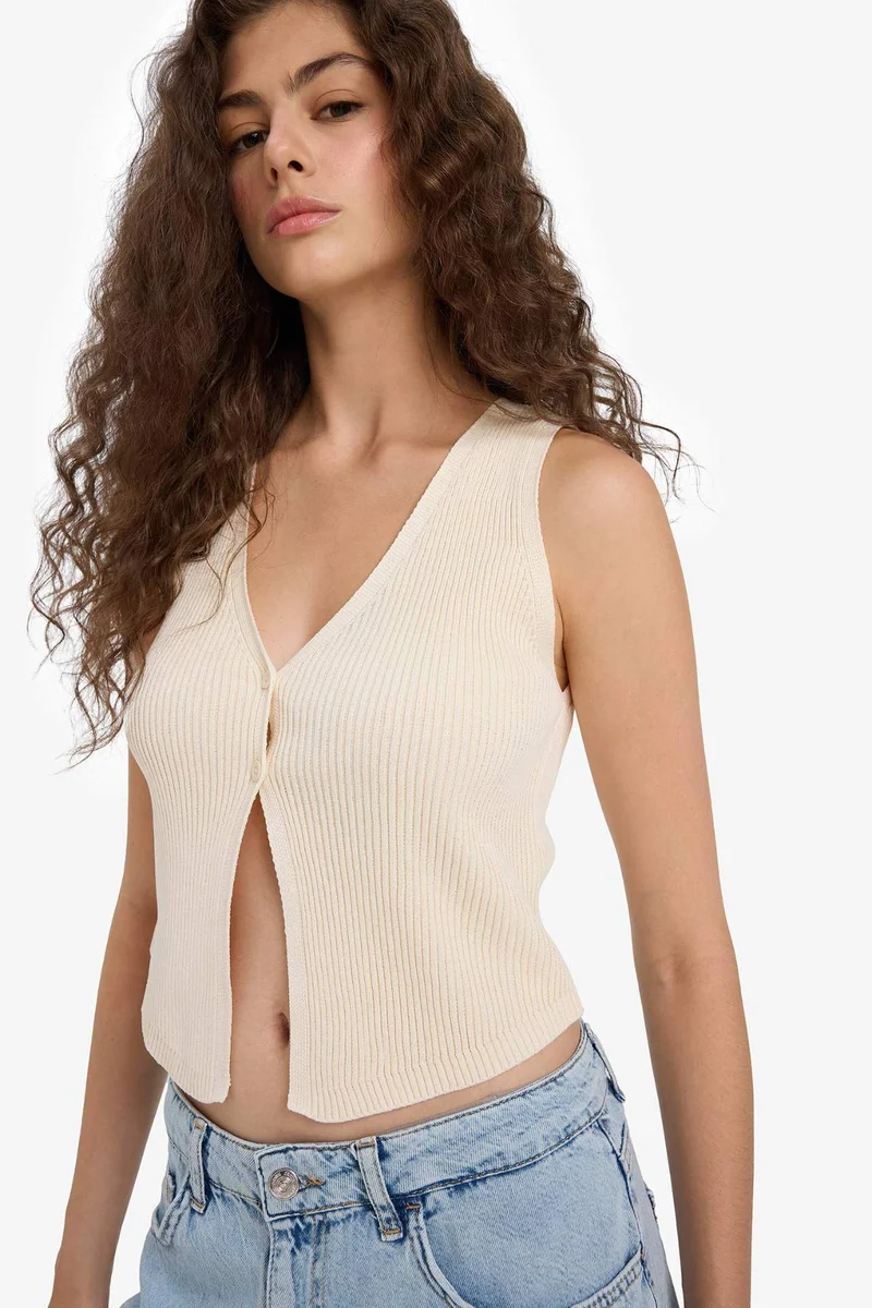 ديفاكتو Slim Fit V-Neck Vest