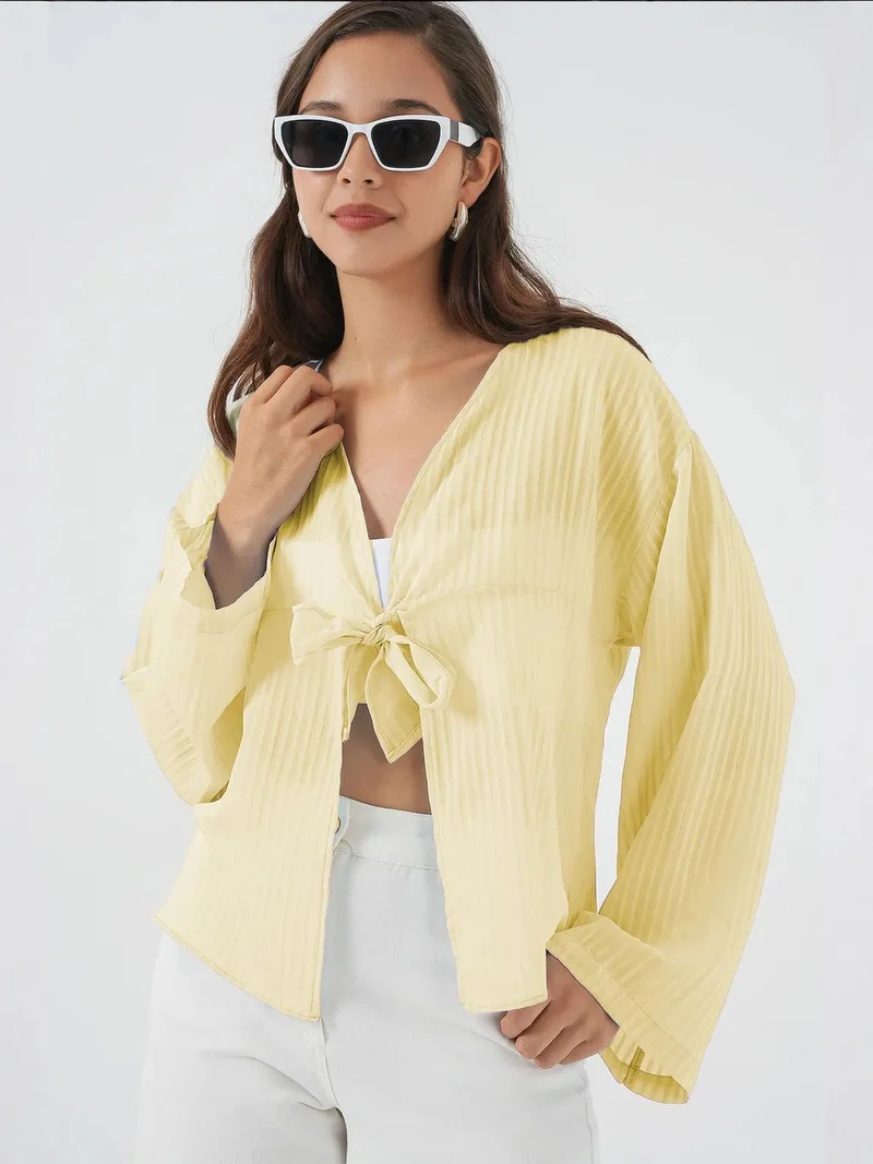 بيغ دارت بلوزة بياقة على شكل حرف  مع ربطة عنق