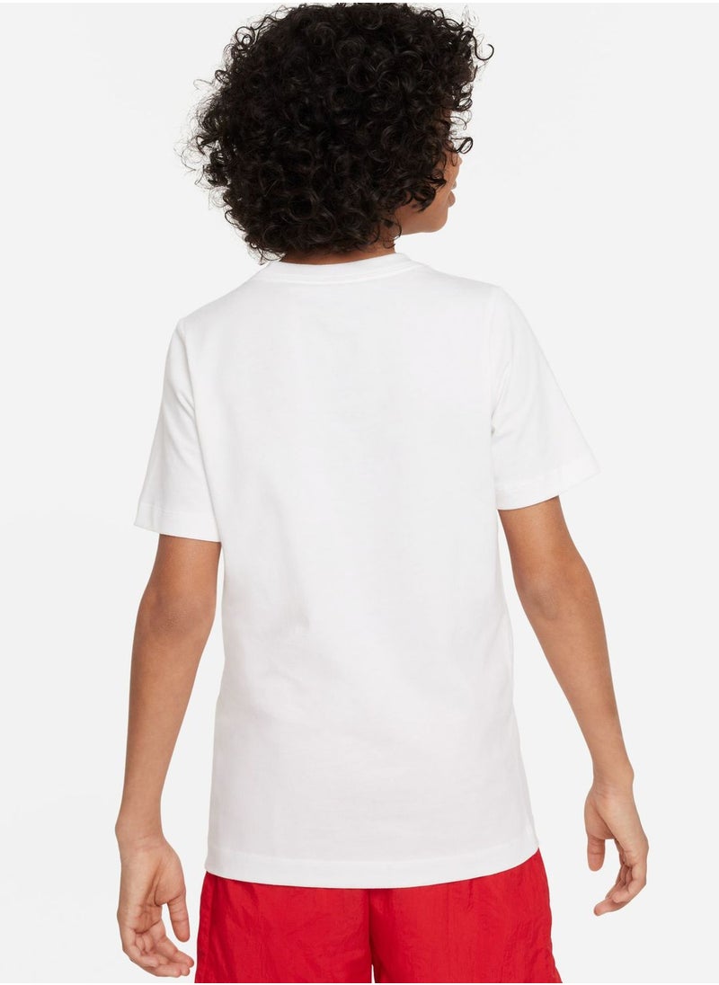 Nike - Youth NSW Soccer Ball T-Shirt - Image 1