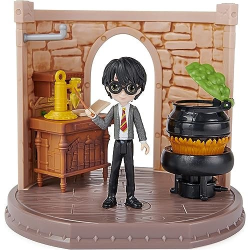 Wizarding World Harry Potter Magical Minis Potions Classroom with Exclusive Harry Potter Figure and Accessories Kids Toys for Ages 5 and up - Image 1
