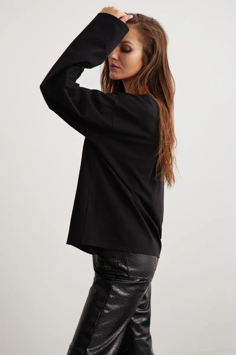 جريميلانج Basil Women's Cotton Crew Neck Oversize Fit Long Sleeve Black T-Shirt