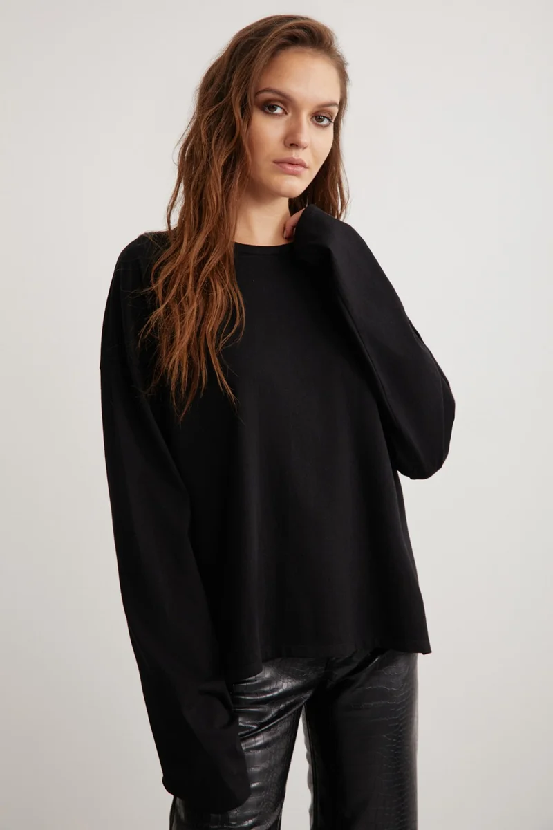 جريميلانج Basil Women's Cotton Crew Neck Oversize Fit Long Sleeve Black T-Shirt