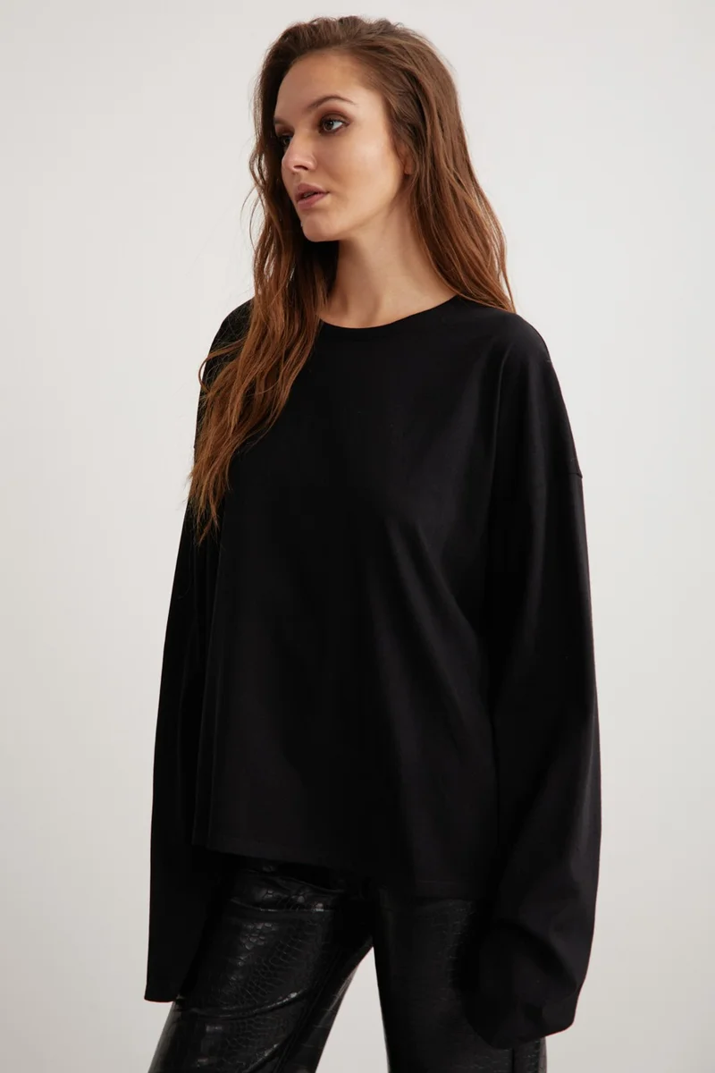جريميلانج Basil Women's Cotton Crew Neck Oversize Fit Long Sleeve Black T-Shirt