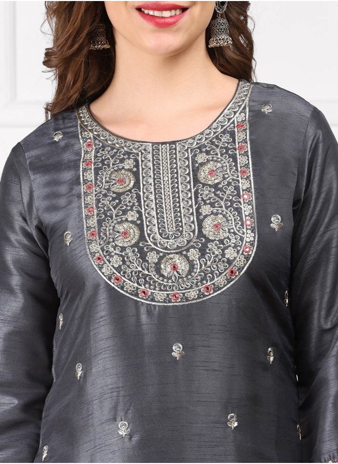 ISHIN - Straight Fit Embroidered Pattern Round Neck Three-Quarter Sleeves GREY Colour Woven Cotton Kurta Set for Women with Semi Elastic Closure - Elevate Your Fashion Game - Image 1
