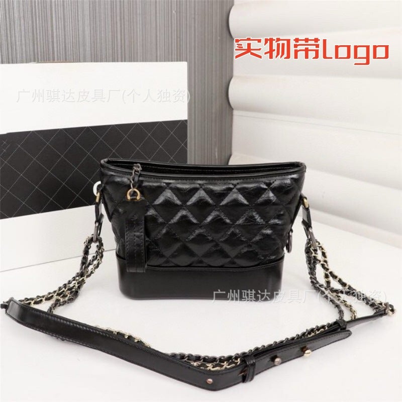 2024 New Classic Chanel Style Diamond Chain Hobo Bag Genuine Leather Colorblock Shoulder Womens Bag with Logo Black 