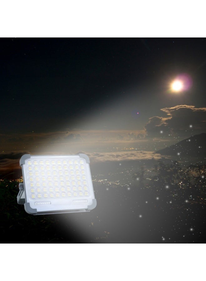 صن باور كشاف تخييم شمسي LED محمول 15 وات - باور بانك لشحن الهواتف - إضاءة قوية أبيض ودافئ - وضع طوارئ أحمر وأزرق - خطاف تعليق وحامل قابل للدوران - مناسب للتخييم والرحلات وانقطاع الكهرباء وإصلاح السيارات - Image 3