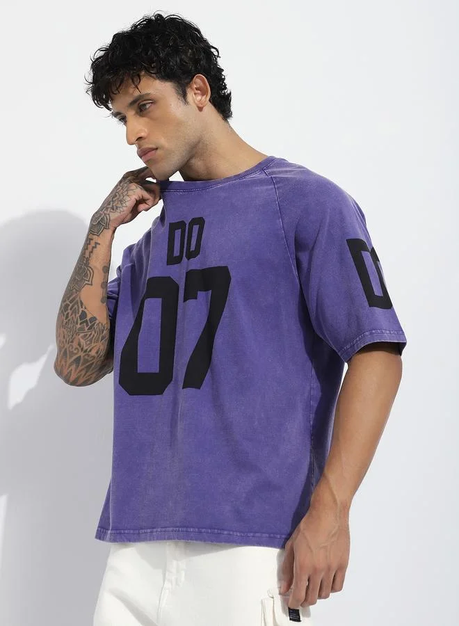 ديفيرينس أوف أوبينيون تيشيرت بأكمام راجلان وقصة واسعة مغسول للرجال