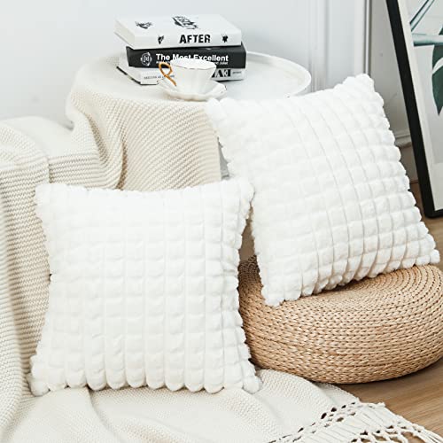 Mandioo Set of 2 Super Soft Plush White Cushion Covers 40cm x 40cm 16x16 Inch Faux Fur Plaid Texture Throw Pillow Cases Square Decorative Pillowcases For Home Decor Sofa Couch Bed Livingroom