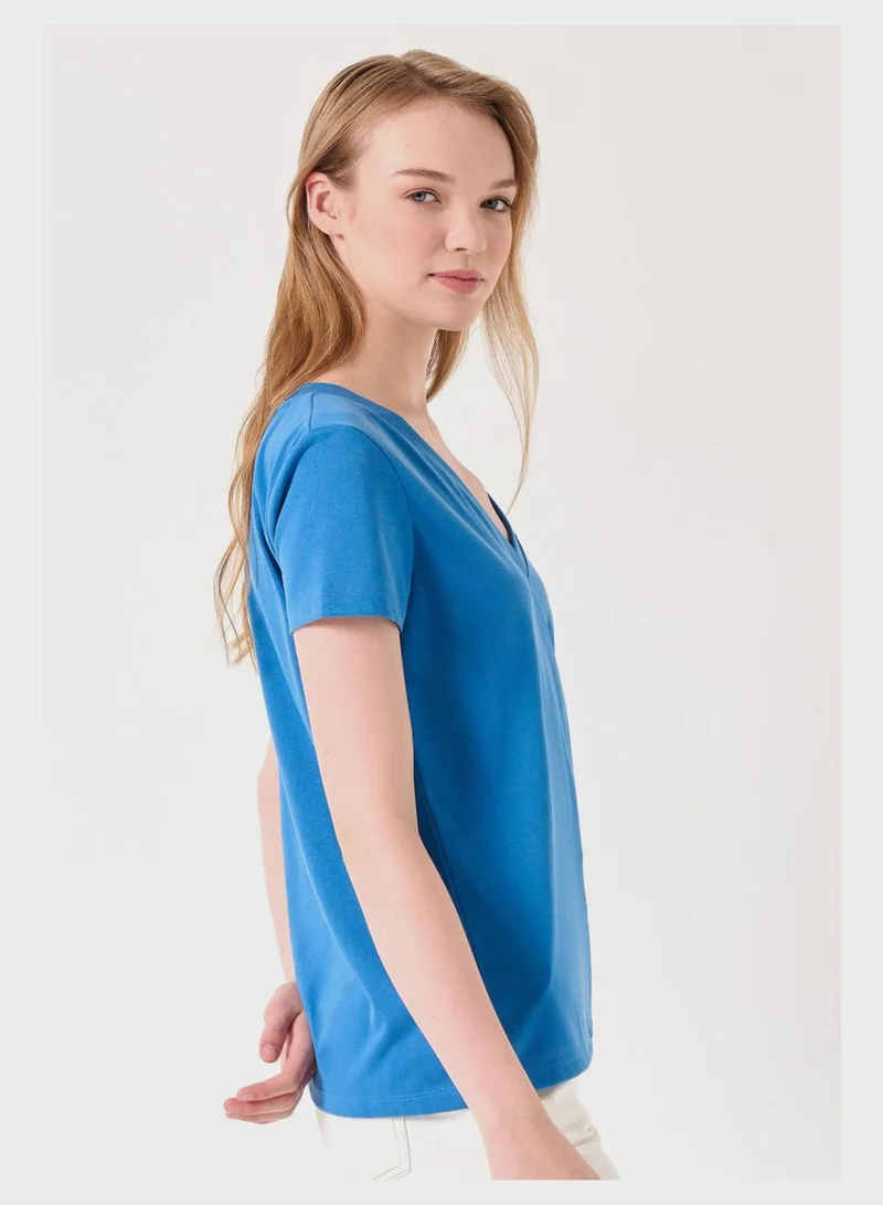 Jimmy Key V-Neck T-Shirt